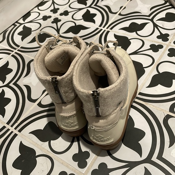 Sperry duck boots size 8.5 in light crème wool blend - Picture 3 of 4